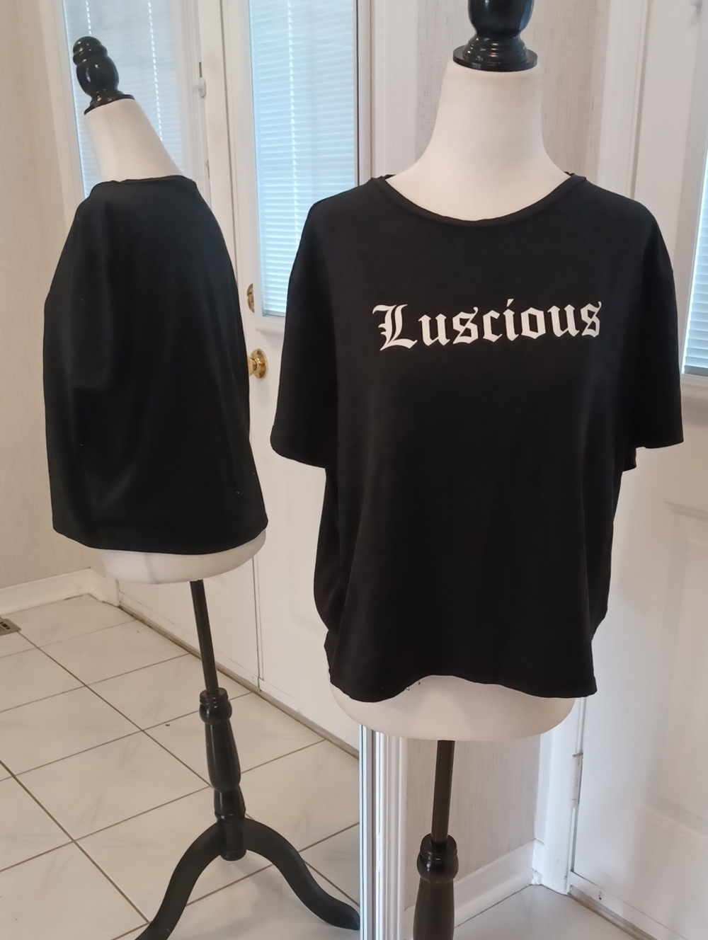 4/$60 "Luscious" Black Graphic Tee - Size 3X